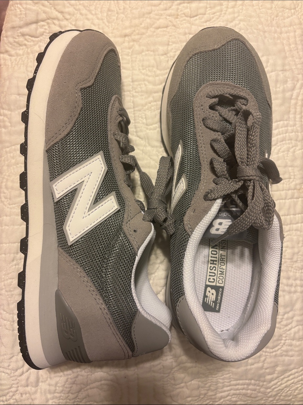 New Balance 515 Men’s size 7 Light Gray and White Shoes (never worn)